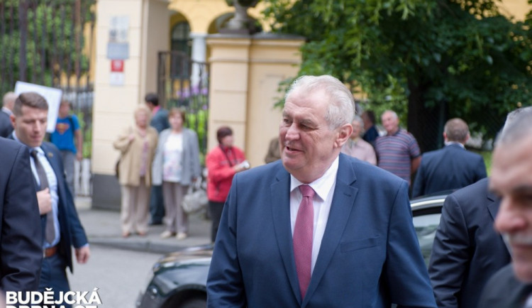 Prezident Miloš Zeman na návštěvě Jihočeského kraje 2016 - 1. den